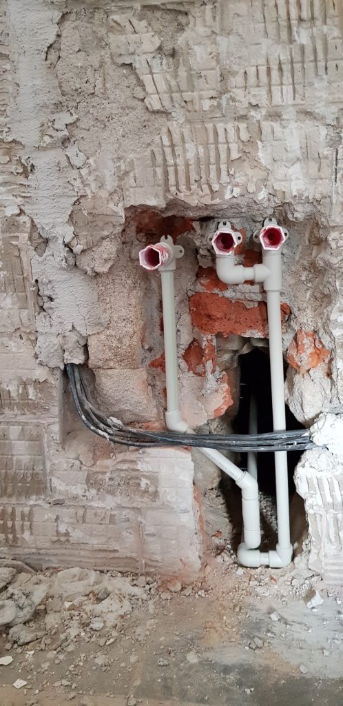 Jesenice, okr. Rakovník – Rekonstrukce ZTI a topení — fotografie 1